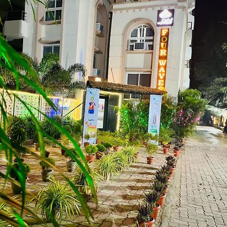 Hotel Four Waves ปูรี ภายนอก รูปภาพ