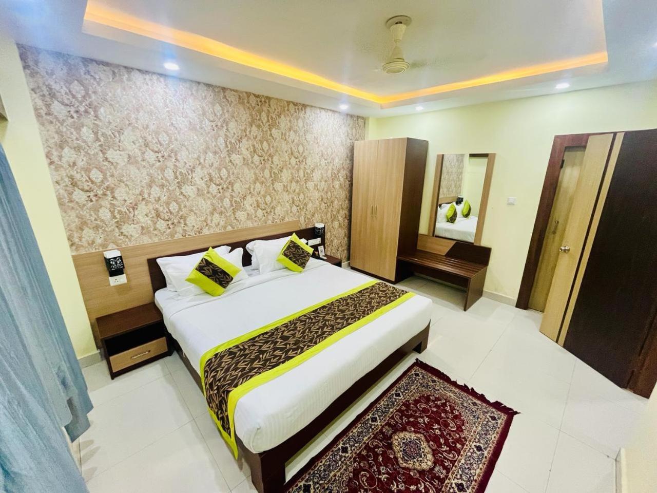 Hotel Four Waves ปูรี ภายนอก รูปภาพ