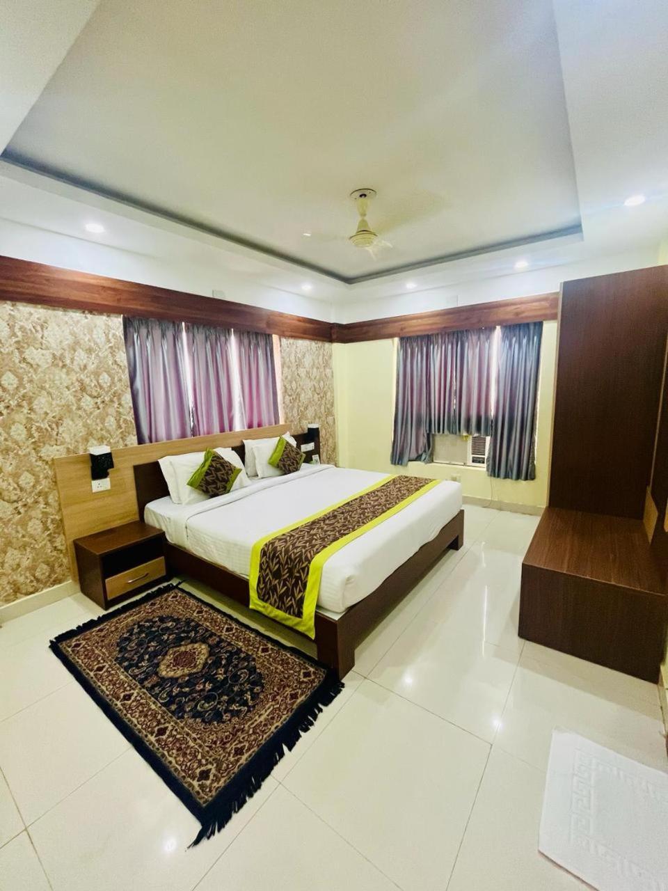 Hotel Four Waves ปูรี ภายนอก รูปภาพ