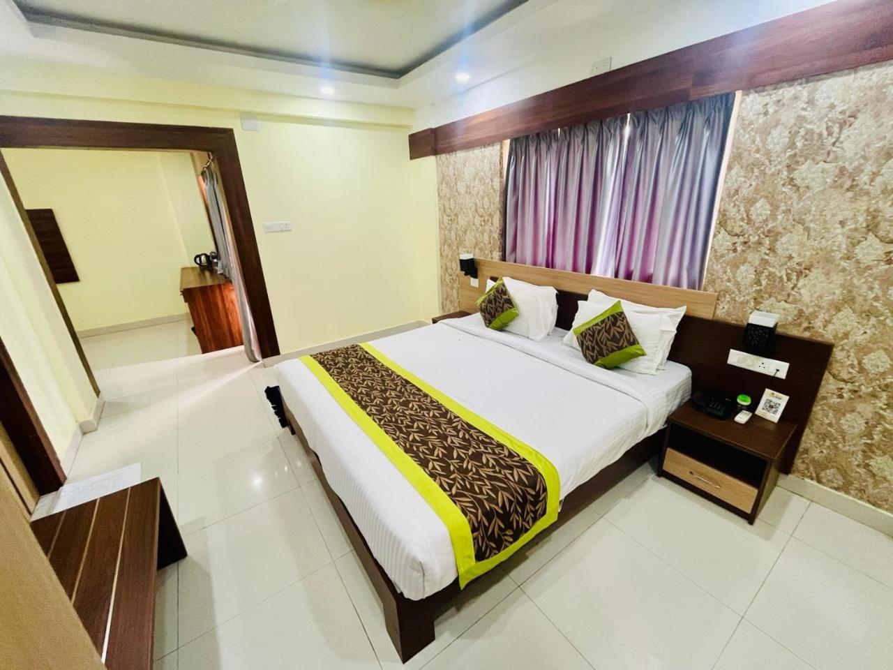 Hotel Four Waves ปูรี ภายนอก รูปภาพ