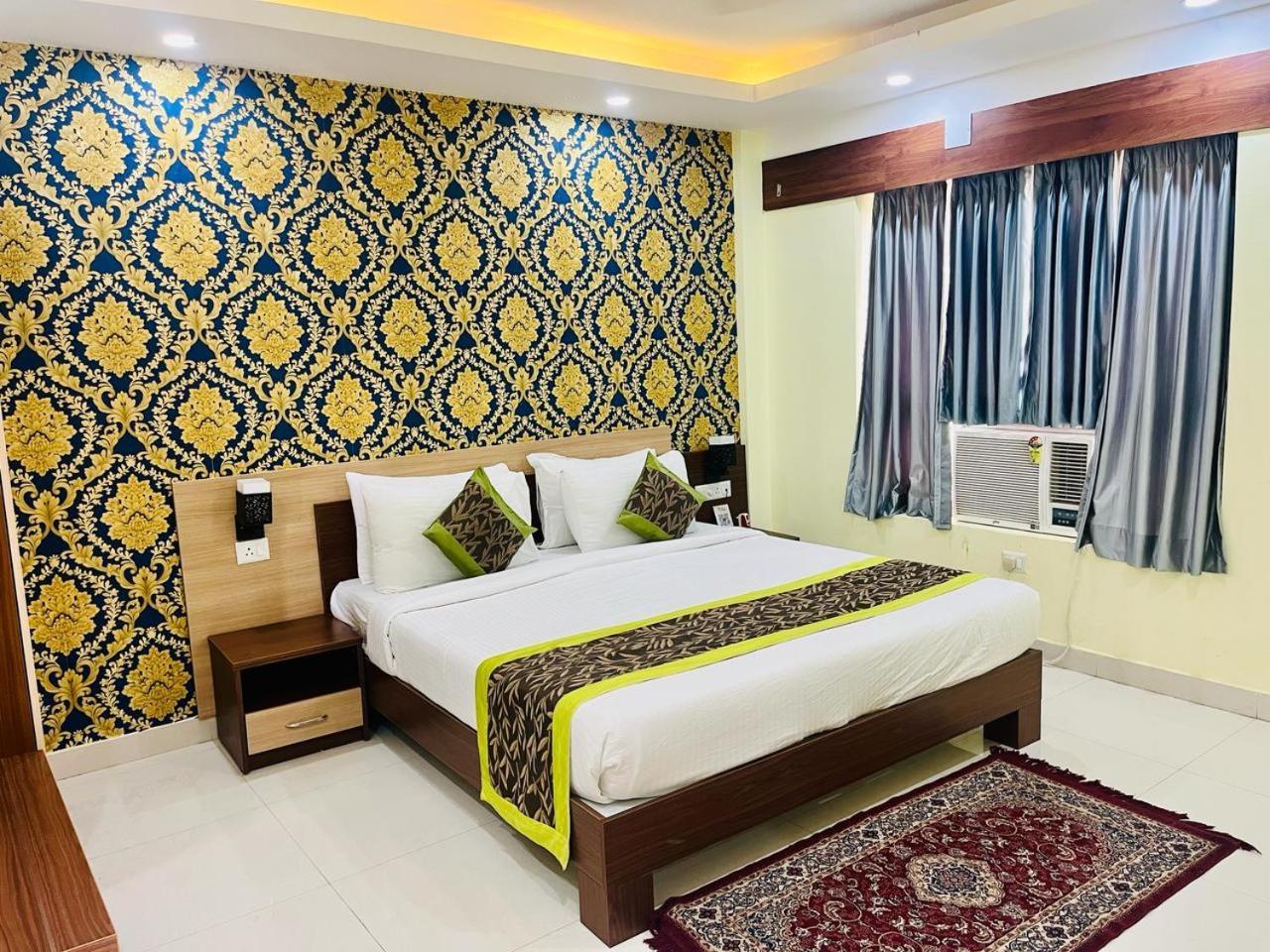 Hotel Four Waves ปูรี ภายนอก รูปภาพ