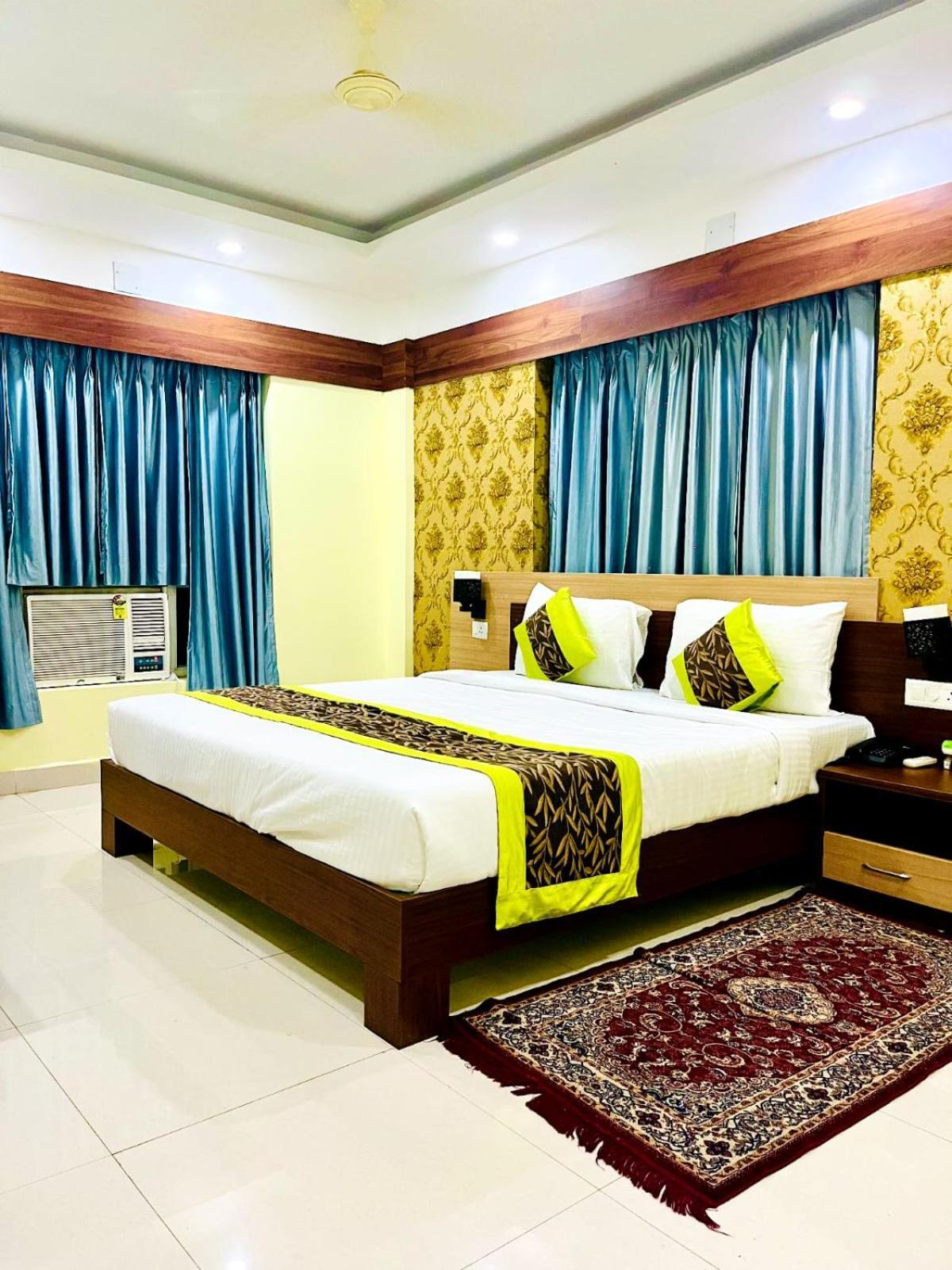 Hotel Four Waves ปูรี ภายนอก รูปภาพ