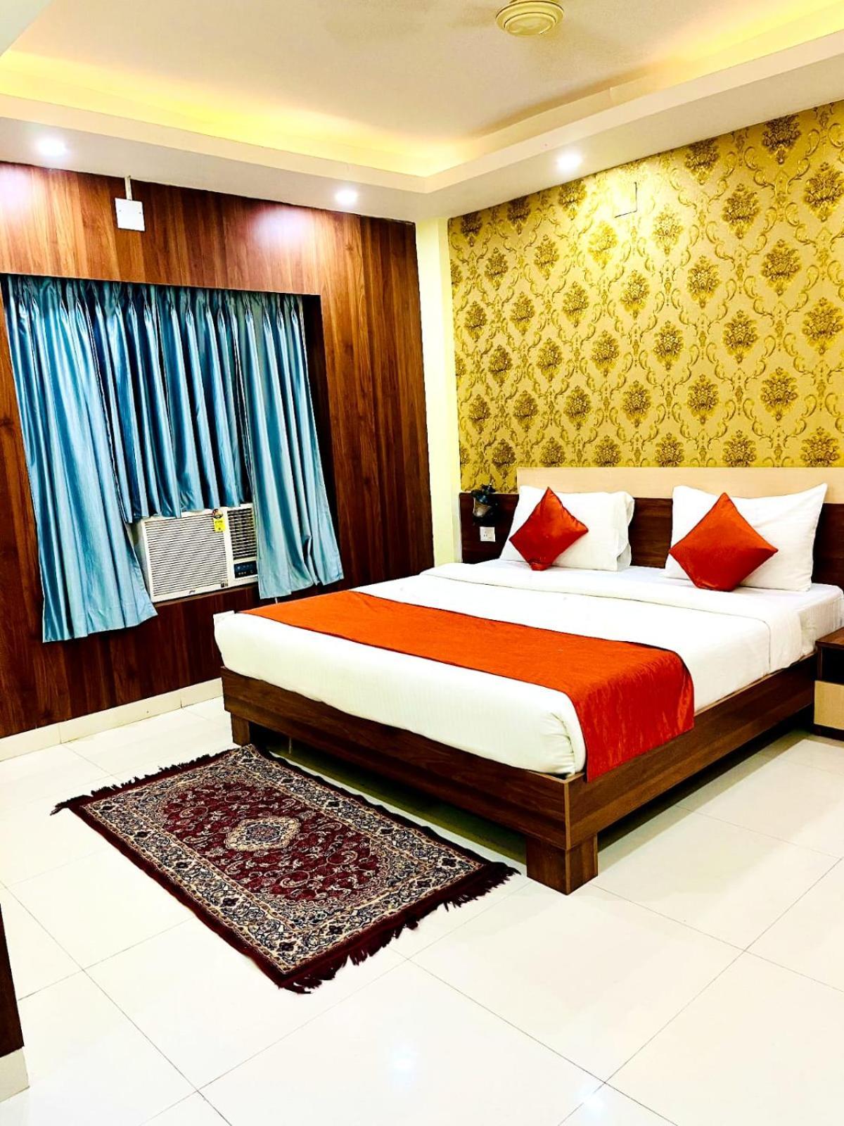 Hotel Four Waves ปูรี ภายนอก รูปภาพ